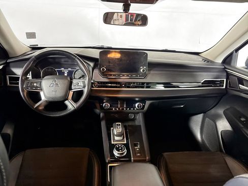 Used 2024 Mitsubishi Outlander SE AWD/4WD image 12