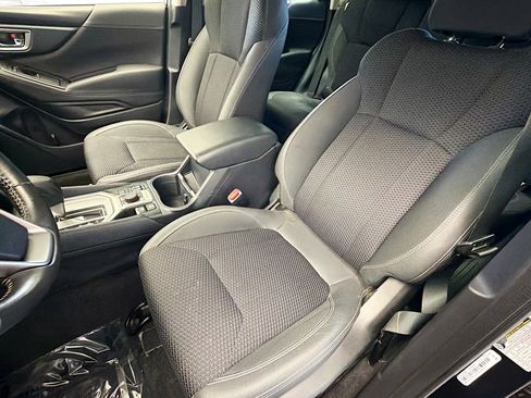 Used 2024 Subaru Forester Premium image 11