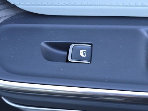 Used 2023 Rivian R1S Adventure image 22