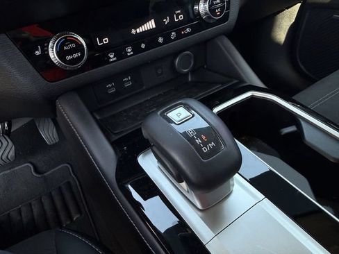 Used 2025 Mitsubishi Outlander SE FWD image 20
