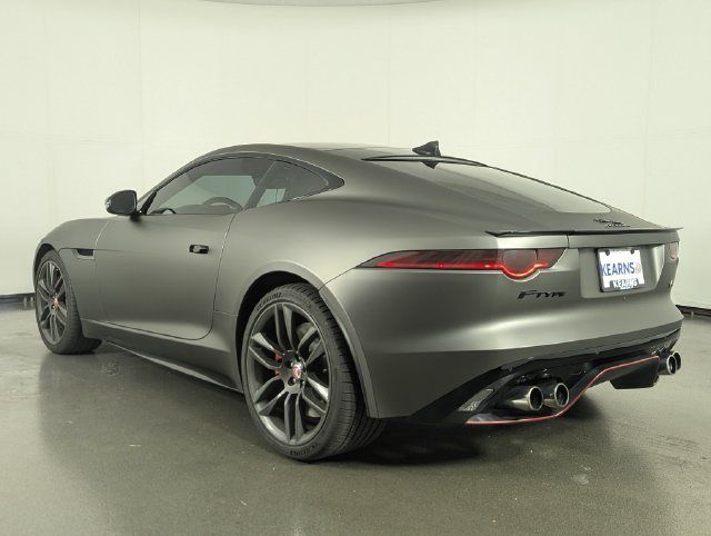 Used 2015 Jaguar F-TYPE R RWD image 6