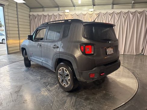 Used 2016 Jeep Renegade Trailhawk image 7
