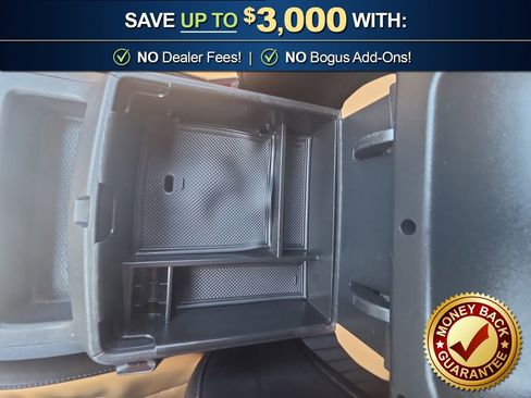 Used 2023 Kia Carnival LX FWD image 30