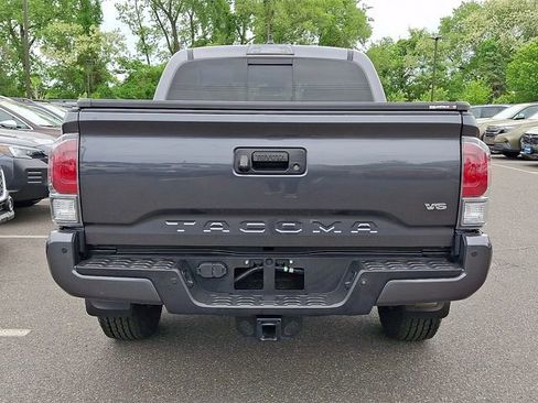 Used 2021 Toyota Tacoma TRD Off-Road w/ Technology Package AWD/4WD image 5