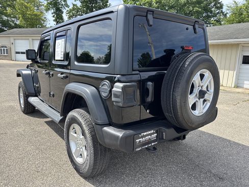Used 2019 Jeep Wrangler Unlimited Sport S AWD/4WD image 7