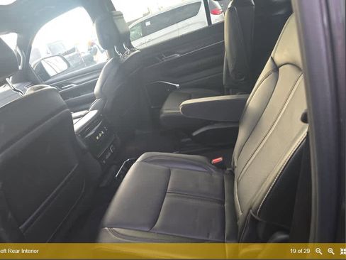 Used 2024 Jeep Wagoneer Series III w/ Premium Group I AWD/4WD image 15
