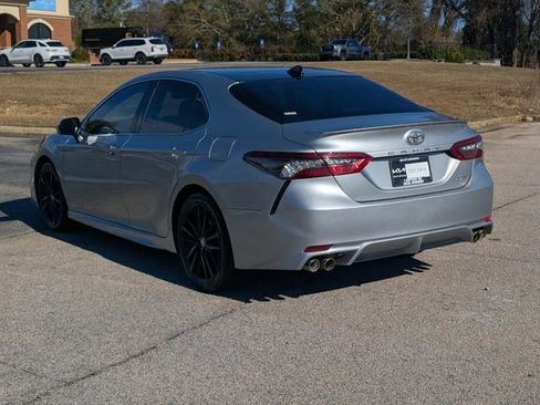 Used 2021 Toyota Camry XSE image 9
