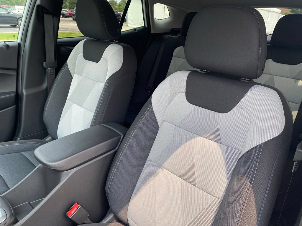 New 2026 Chevrolet Trax LS w/ LS Convenience Package FWD image 11