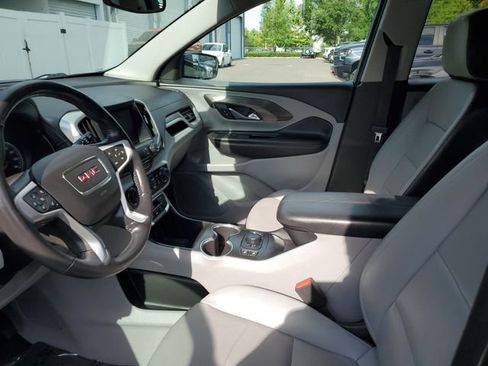Used 2022 GMC Terrain SLT image 18