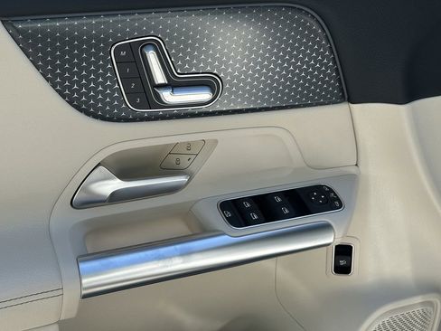 Certified 2025 Mercedes-Benz GLA 250 image 12