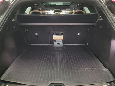 Used 2018 Volvo XC60 T5 Momentum w/ Vision Package AWD/4WD image 40