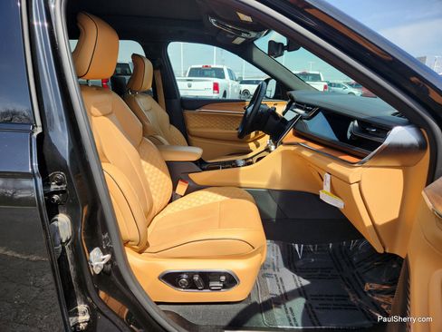 Used 2025 Jeep Grand Cherokee L Summit image 33