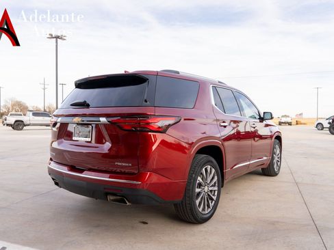 Used 2022 Chevrolet Traverse Premier image 3