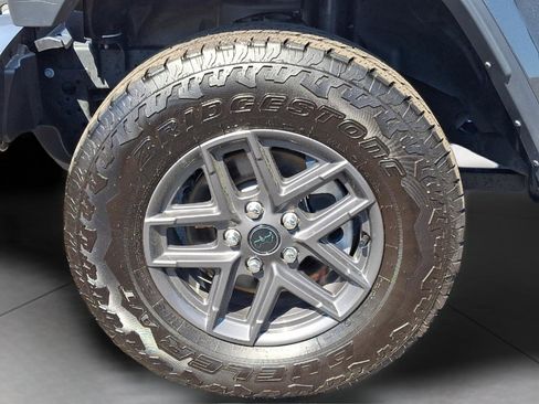 Used 2025 Jeep Gladiator Sport AWD/4WD image 28