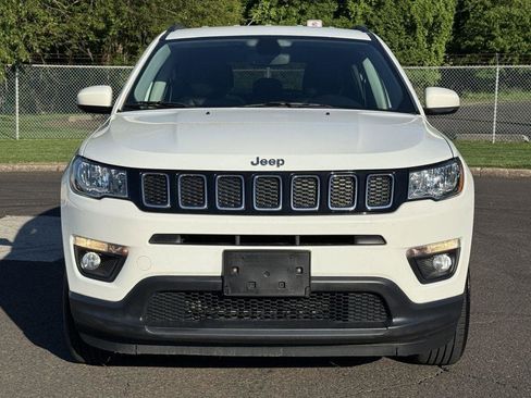 Used 2018 Jeep Compass Latitude w/ Popular Equipment Group AWD/4WD image 3