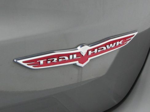 Used 2021 Jeep Grand Cherokee Trailhawk w/ Trailhawk Luxury Group AWD/4WD image 38