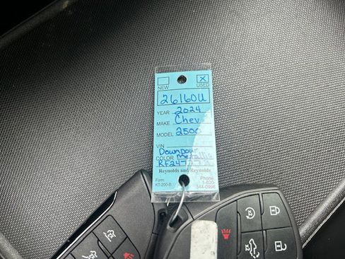 Used 2024 Chevrolet Silverado 2500 ZR2 w/ Technology Package image 26