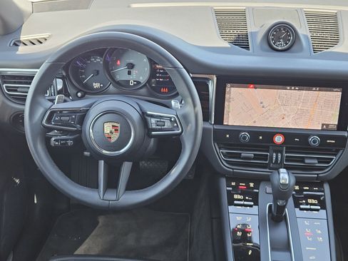 Certified 2025 Porsche Macan S image 25