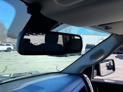 Used 2019 RAM 1500 Express image 33