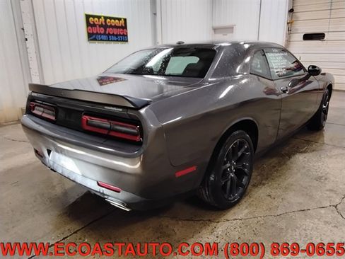 Used 2020 Dodge Challenger SXT w/ Blacktop Package image 6
