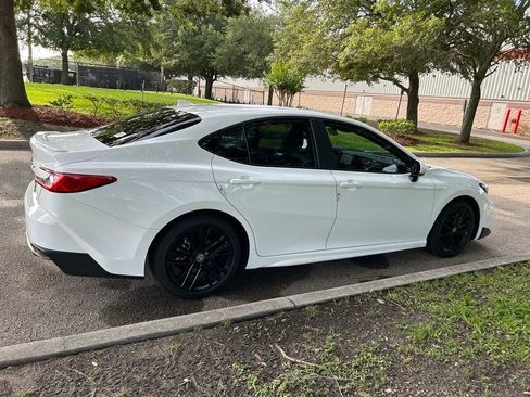 Certified 2025 Toyota Camry SE FWD image 6