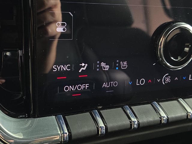 Certified 2025 GMC Yukon XL Elevation w/ Elevation Premium Package AWD/4WD image 23