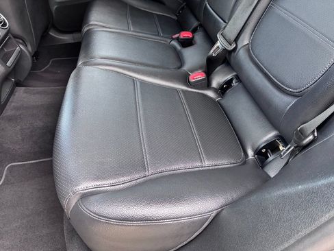 Used 2024 Mercedes-Benz GLC 300 image 17
