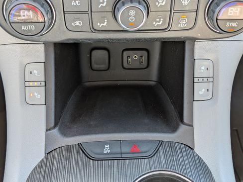 Used 2018 GMC Acadia SLT w/ LPO, Black Accent Package image 27