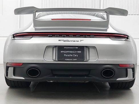 Used 2024 Porsche 911 Carrera image 6