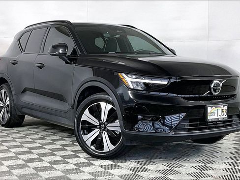Used 2023 Volvo XC40 Recharge Plus w/ Protection Package Premier AWD/4WD image 12