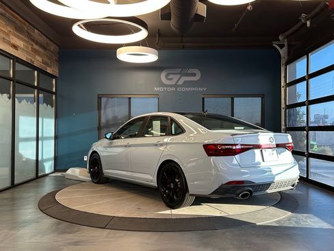 Used 2025 Volkswagen Jetta GLI Autobahn FWD image 5