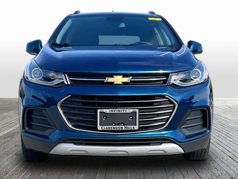 Used 2020 Chevrolet Trax LT FWD image 2