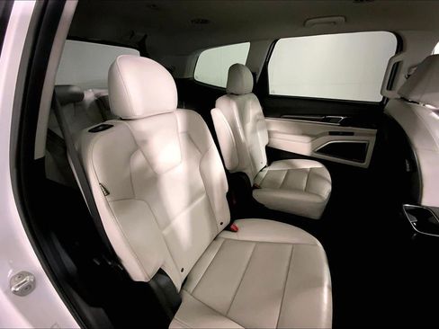 Used 2024 Kia Telluride S FWD image 23