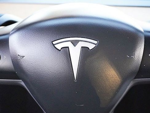 Used 2022 Tesla Model 3 Long Range image 36
