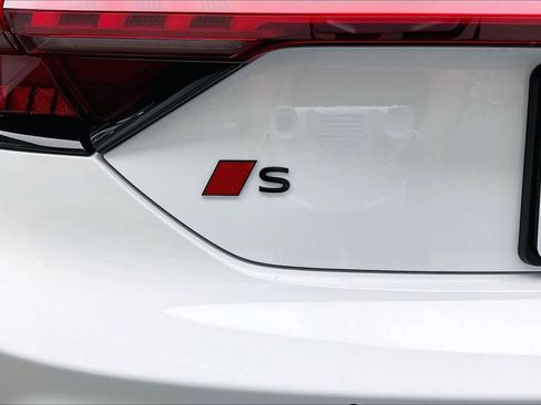 Certified 2025 Audi S e-tron GT Prestige w/ Prestige Package AWD/4WD image 31