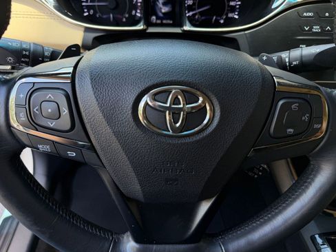 Used 2014 Toyota Avalon XLE Touring FWD image 17