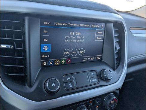 Used 2022 GMC Acadia SLE image 13