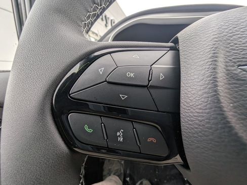 New 2026 Chrysler Pacifica Select FWD image 26