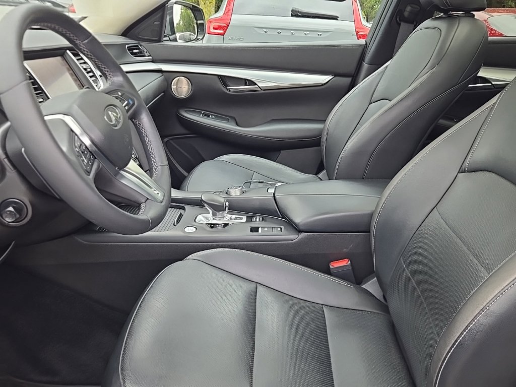 Used 2019 INFINITI QX50 Essential w/ Proactive Package AWD/4WD image 17