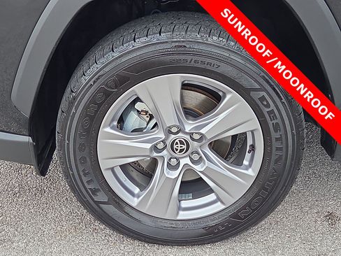 Used 2025 Toyota RAV4 XLE w/ Convenience Package AWD/4WD image 7