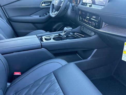 New 2026 Nissan Rogue Platinum w/ Platinum Premium Package AWD/4WD image 16