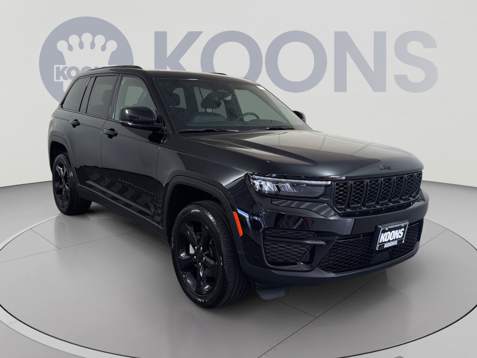 Used 2025 Jeep Grand Cherokee Altitude AWD/4WD image 10