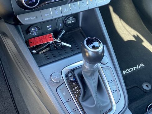 Used 2023 Hyundai Kona Limited image 39