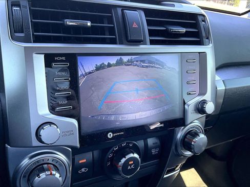 Used 2024 Toyota 4Runner SR5 AWD/4WD image 28