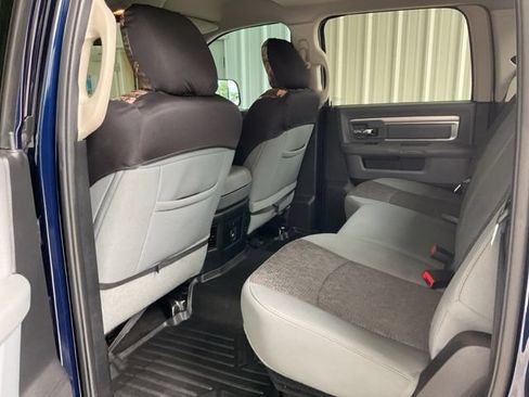 Used 2016 RAM 2500 SLT w/ Luxury Group AWD/4WD image 13