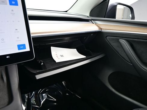 Used 2025 Tesla Model Y Long Range AWD/4WD image 29