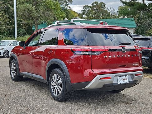 Certified 2022 Nissan Pathfinder SL image 5