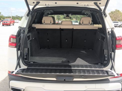 Used 2022 BMW X5 sDrive40i w/ Premium Package RWD image 16