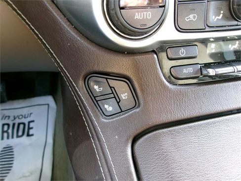 Used 2015 Chevrolet Suburban LTZ w/ Texas Edition image 29