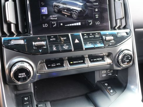 Used 2023 Lexus LX 600 F Sport image 28